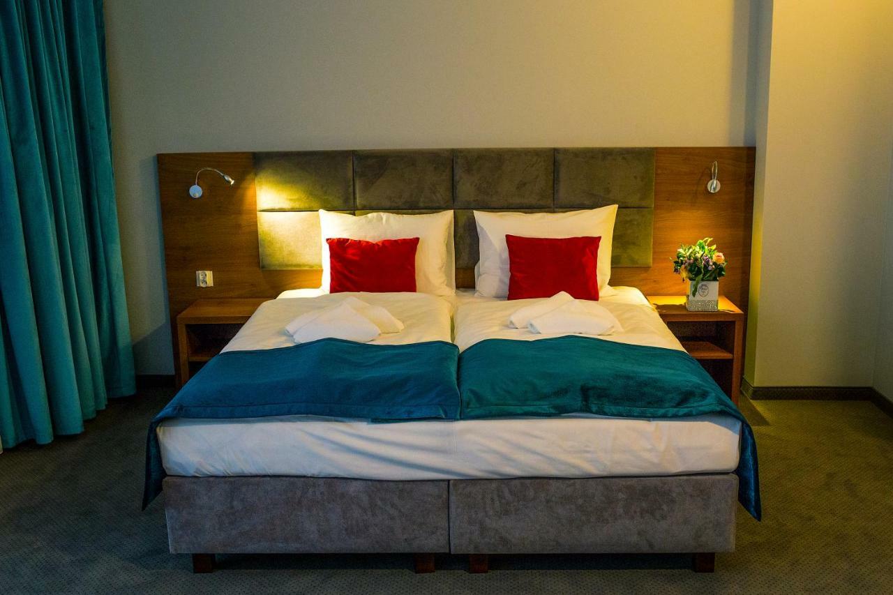 Stary Mlyn Hotel Swidnica  Luaran gambar