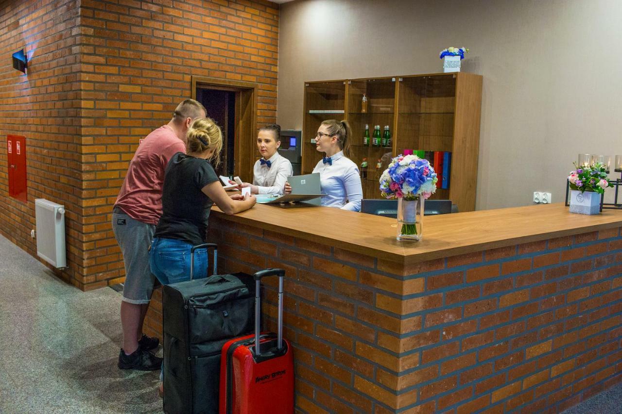 Stary Mlyn Hotel Swidnica  Luaran gambar