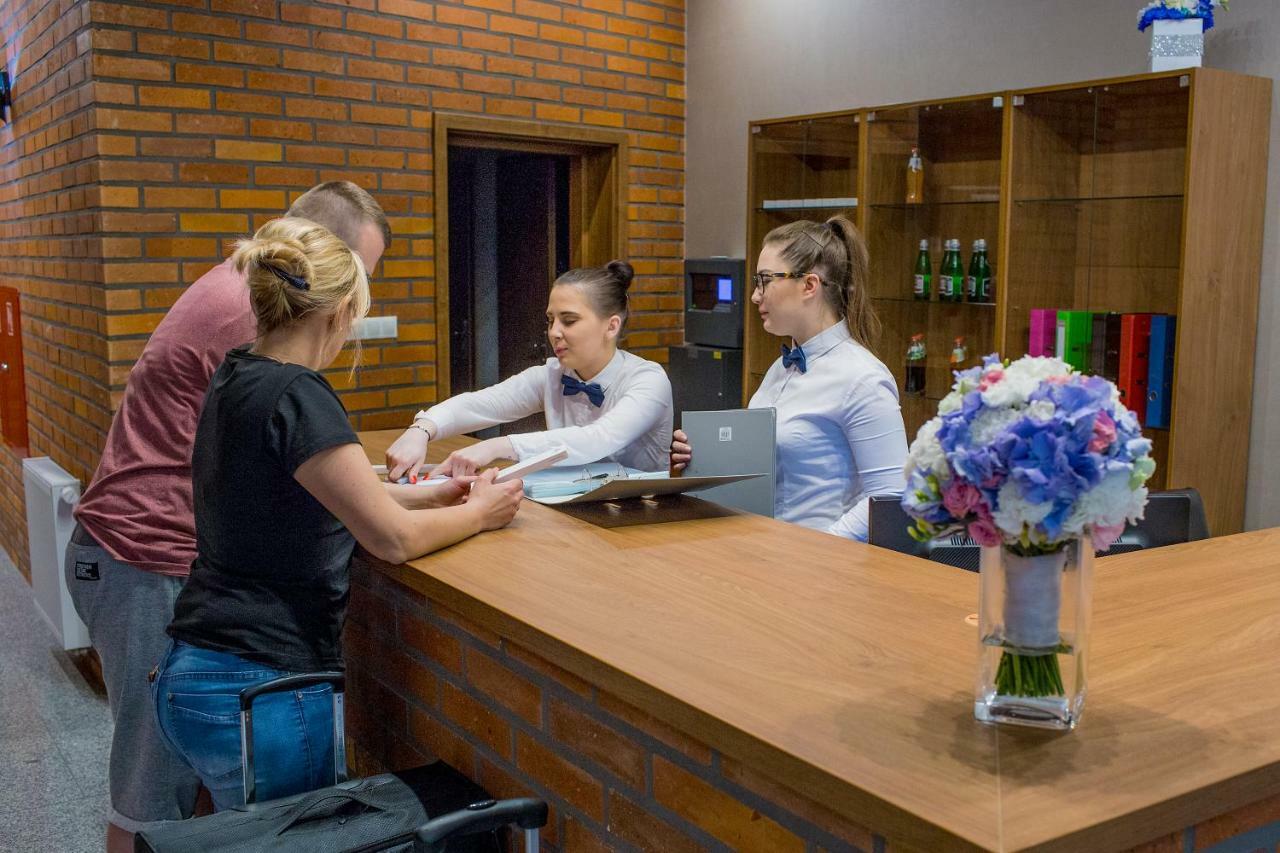 Stary Mlyn Hotel Swidnica  Luaran gambar
