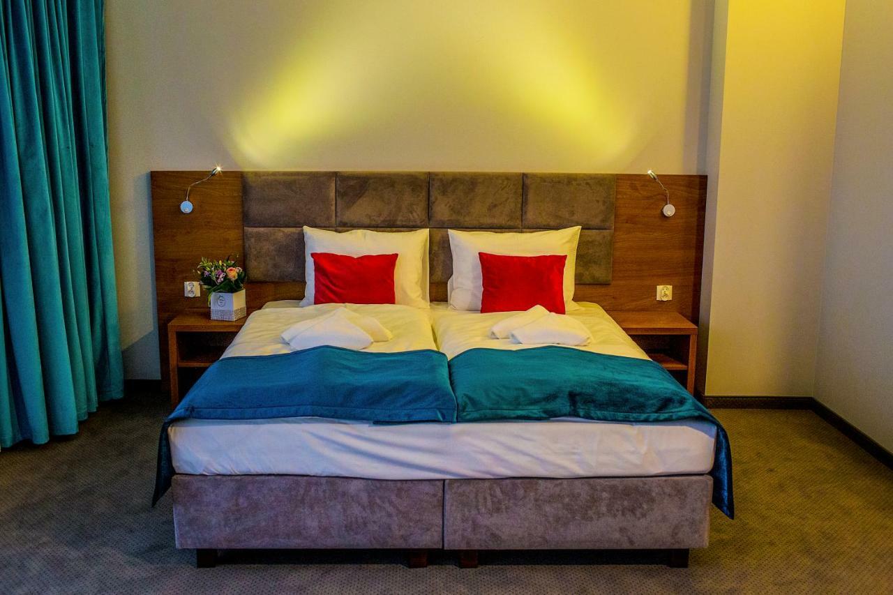 Stary Mlyn Hotel Swidnica  Luaran gambar