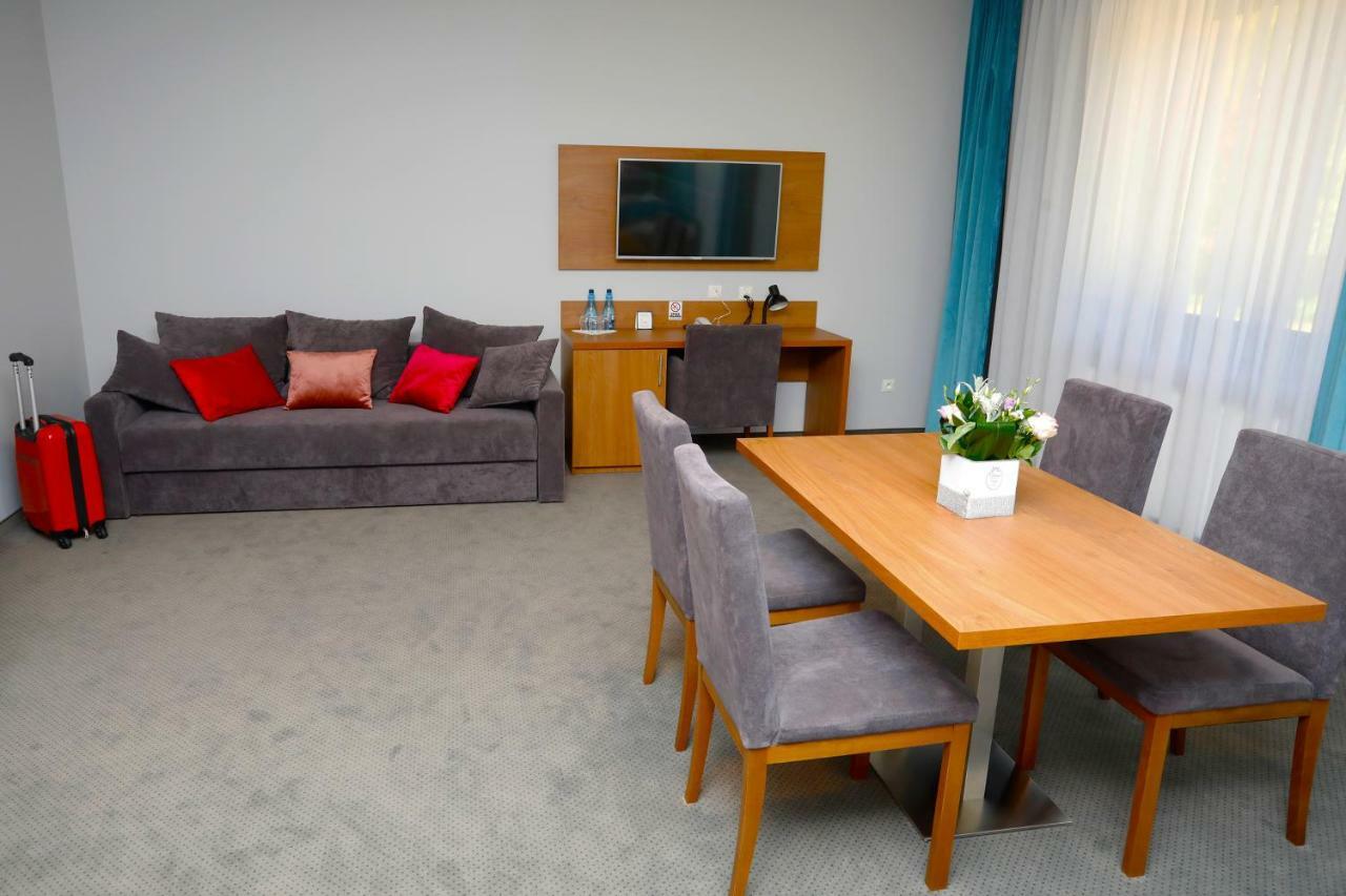 Stary Mlyn Hotel Swidnica  Luaran gambar